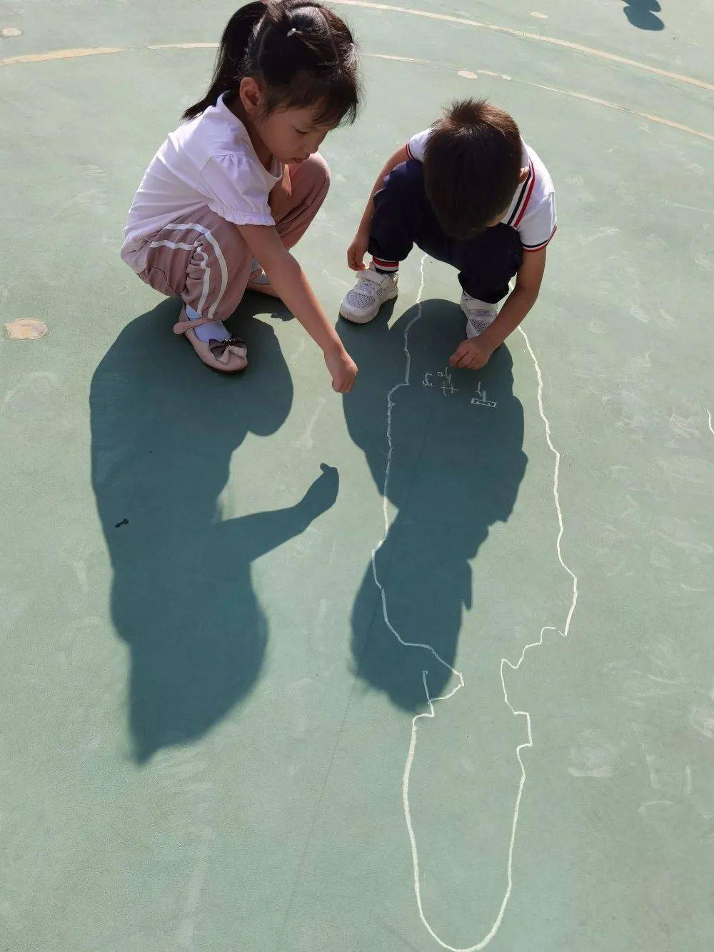 幼儿园影子的美篇图片