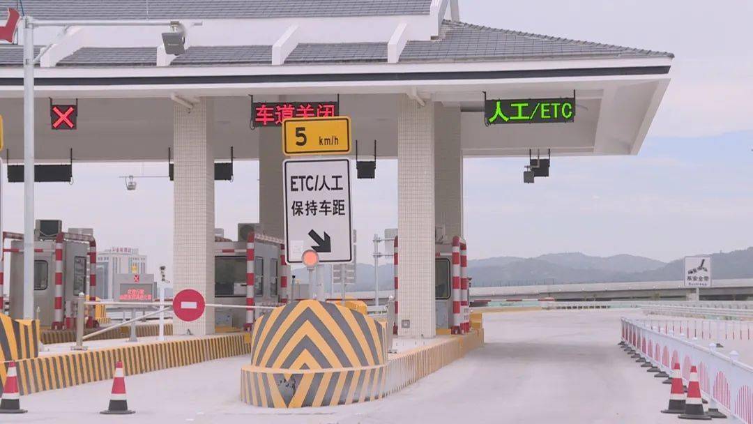 从峡山上高速,半小时到市内