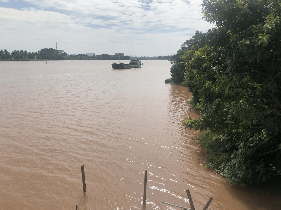 治水攻坚涉嫌直排黄泥水至增江河石滩镇一工地被责令整改