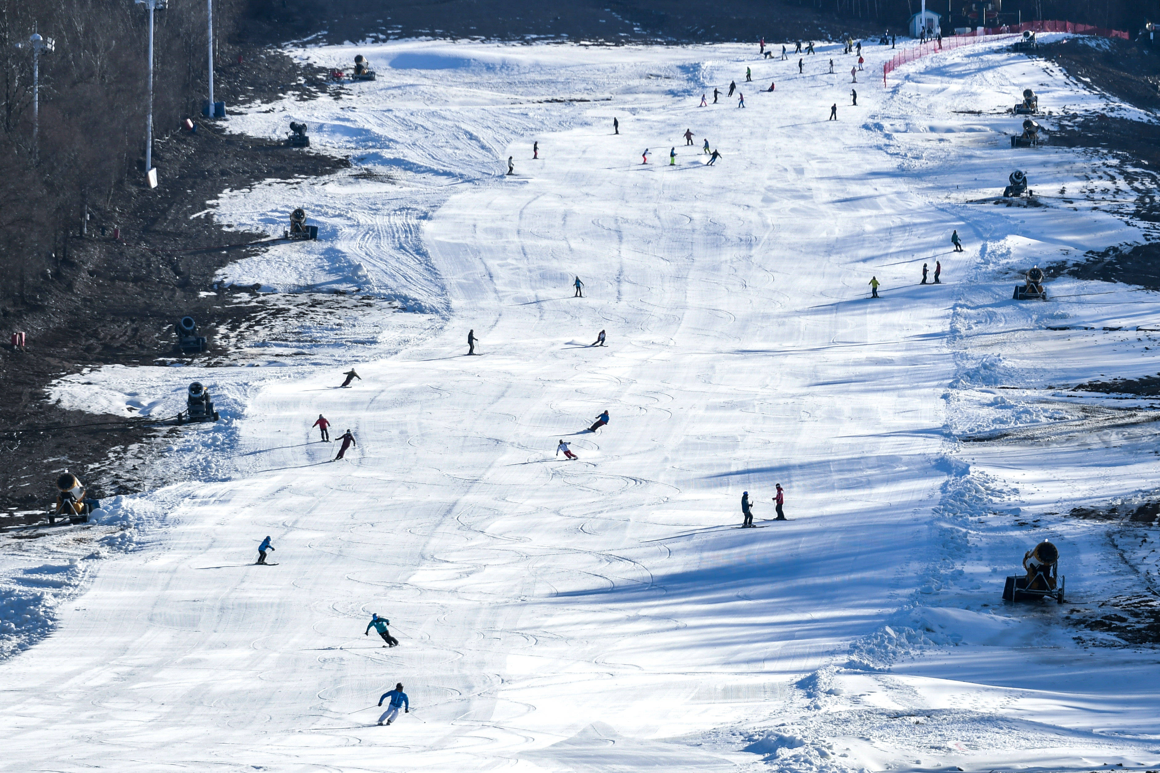 长白山和平滑雪场图片