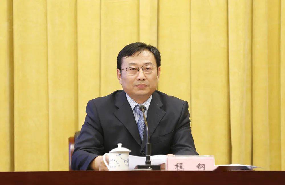 程胤62省公安厅二级警务专员 刘保文62省高级人民法院党组成员