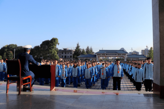 边城初级中学举办消防安全知识讲座及演练助力构建平安校园
