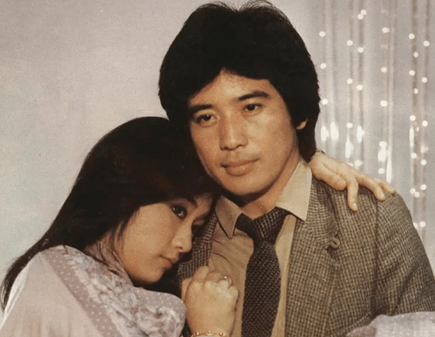 钟镇涛与吕秀菱罕见同框!昔日荧幕情侣39年后重遇,保养得宜气质好