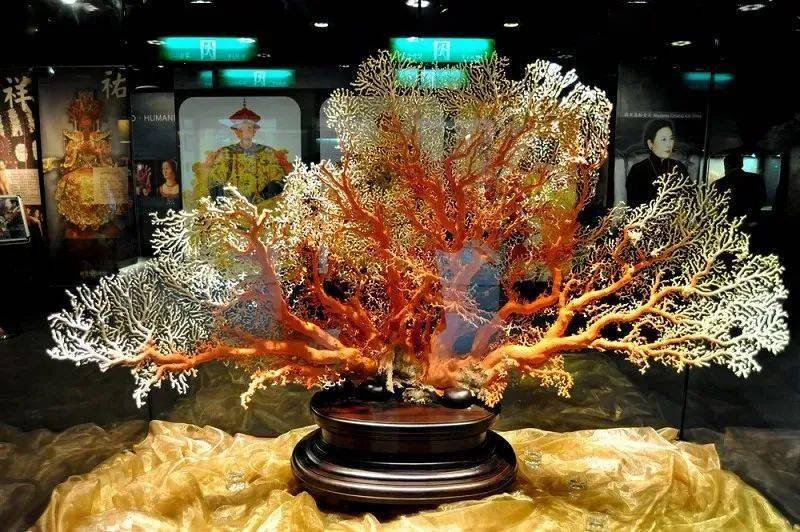 红珊瑚精美雕刻演绎东方韵味