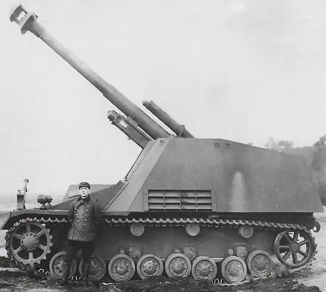 二战德国野蜂自行火炮图片