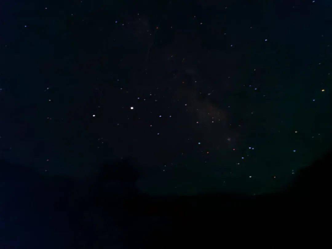 星河璀璨民大人用手机拼出同一个夜空