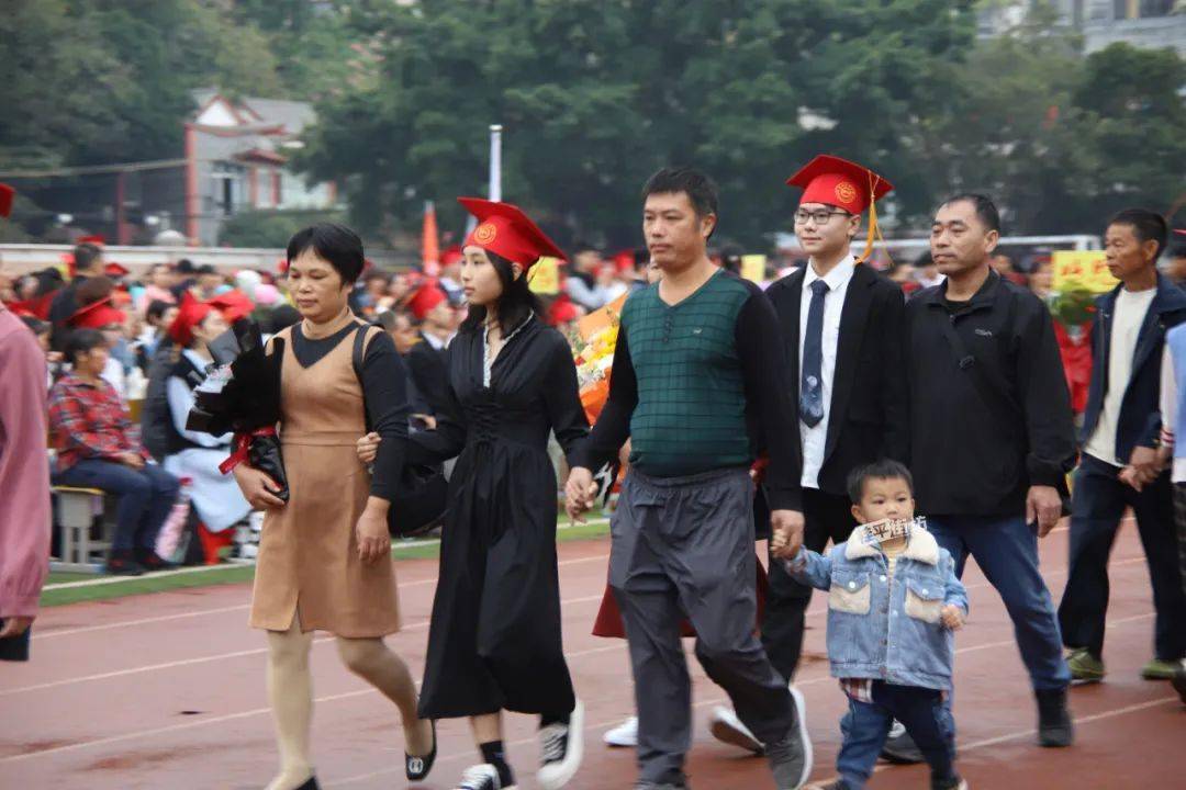 十八岁你好浔州高中举行成人礼仪式