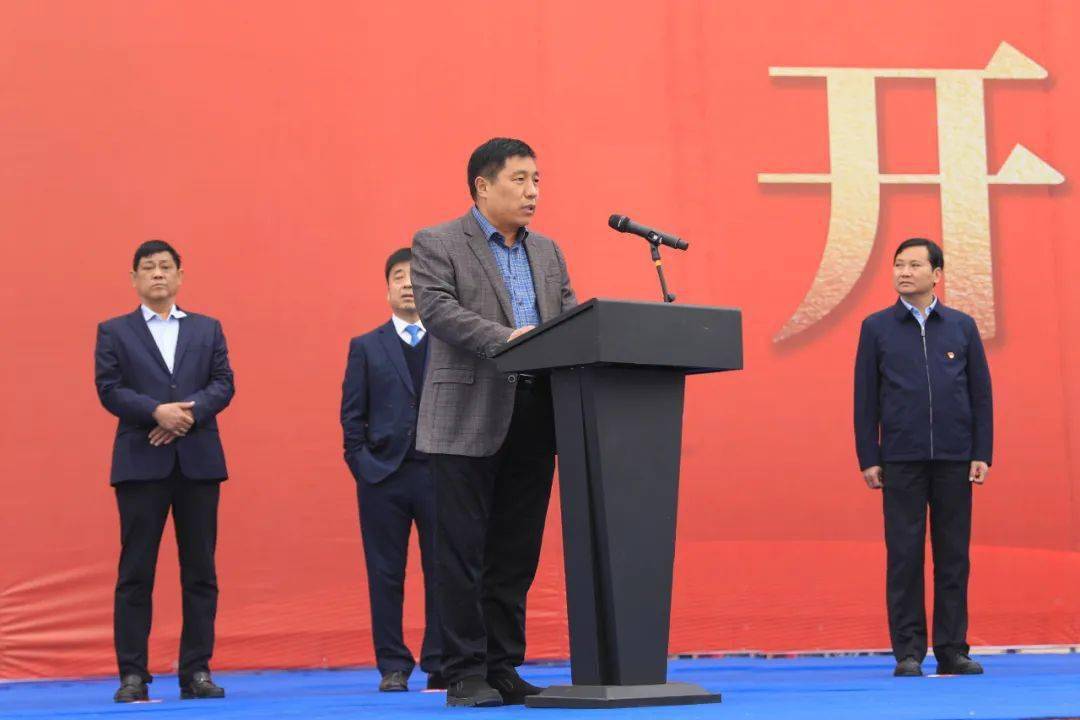 商户代表河南省三净食品有限公司董事长刘振生进行了发言.