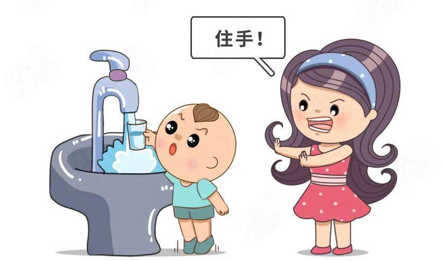 对于大一点的宝宝,  也有必要告诉他们不能自己去接自来水喝.