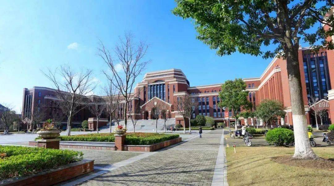 绝了坐拥明珠建平上中东该区再添初小幼学校发展速度堪比磁悬浮