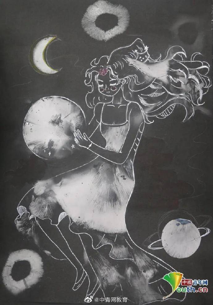 大学生用蘑菇孢子作画刷屏漂亮!