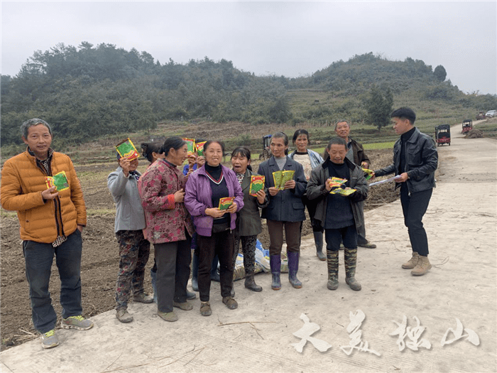 影山鎮紫林山村慄木寨組舉辦通水典禮近日,獨山縣影山鎮紫林山村冬修