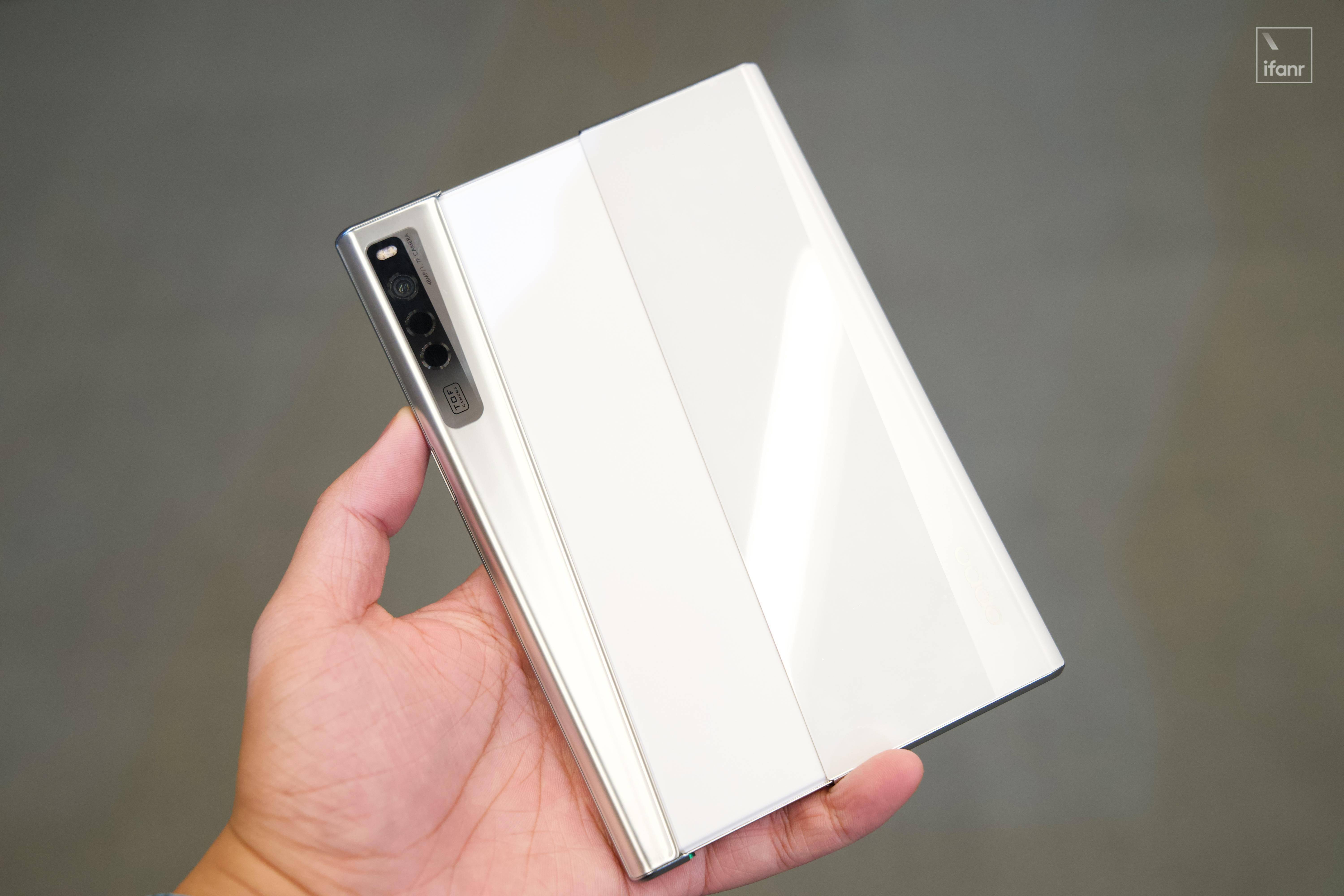 oppo「卷轴屏」概念机刚刚发布!拉开就是小平板