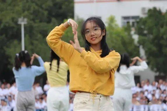 汕头市翠英中学●秋风习习,秋阳杲杲,金秋十月,翠英中学全体师生