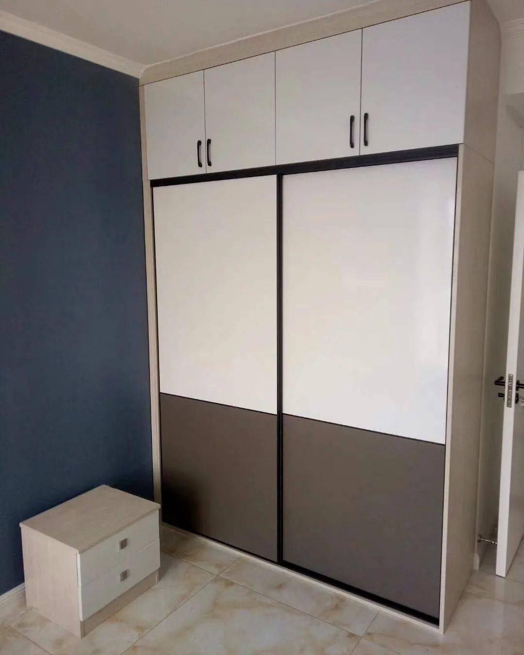 小户型装修用这种推拉门才省空间,别怪我没告诉你哦!_衣柜