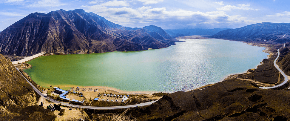 寺口子水库位于原州区黄铎堡镇和海原县李俊乡交界处的寺口子水库,是