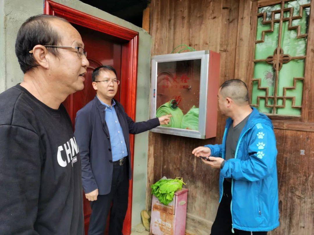 11月17日,县委常委,常务副县长王佳龙率领县应急,消