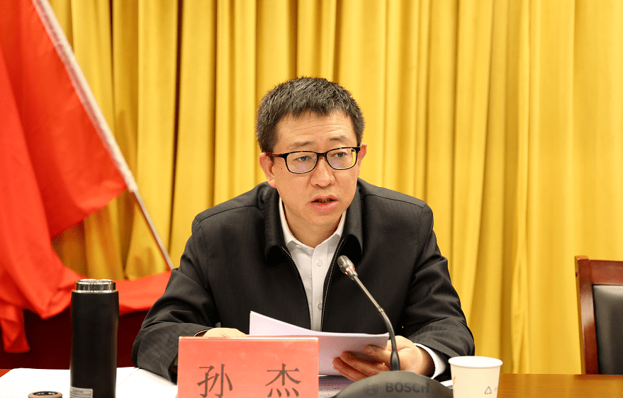 杨皕要求,盘龙区要按照党的十九届五中全会,省委十届十次全会,市委