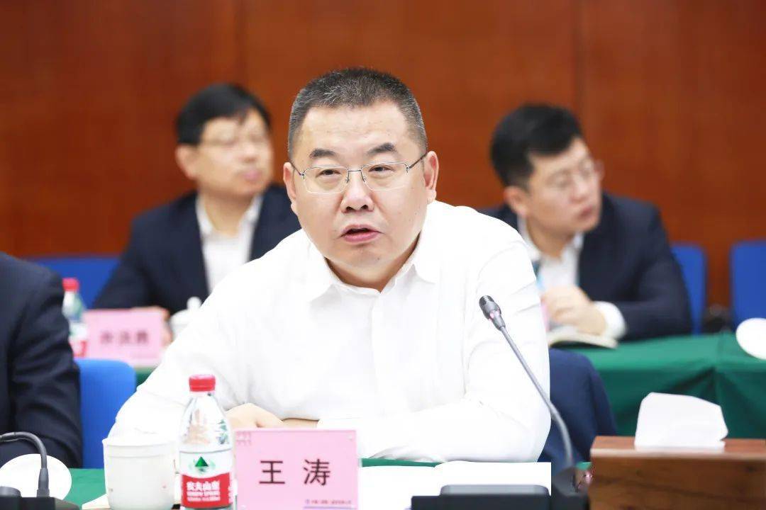 中建二局三公司党委书记董事长张万宾带队赴中建八局