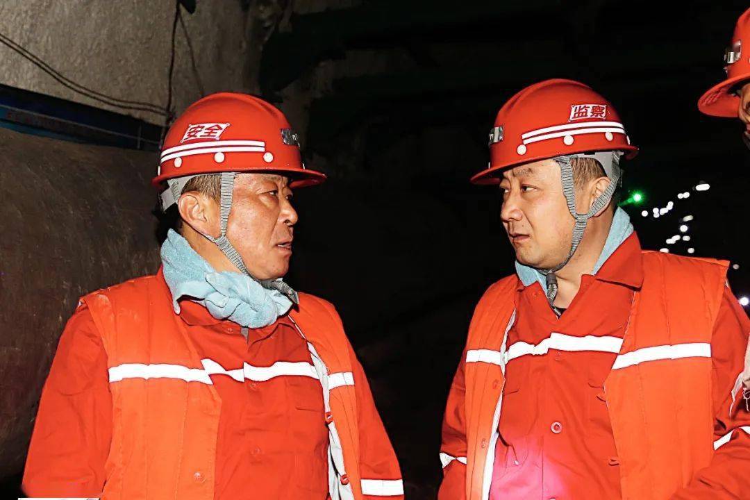 张圣国到古城煤矿调研指导工作