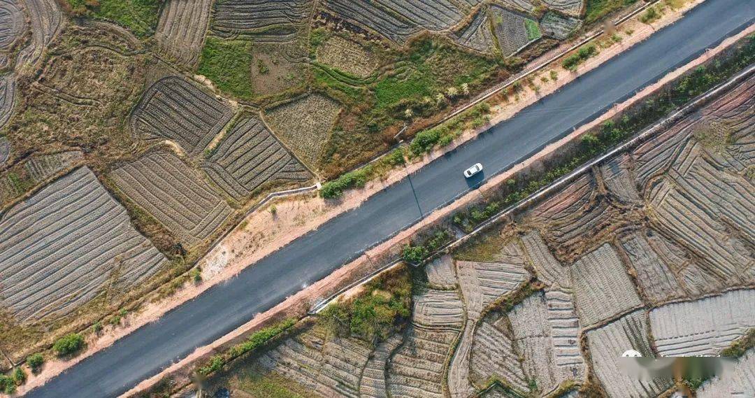 正稳步推进g535龙南汶龙至渡江段公路改建工程建设连日来抢抓晴好天气