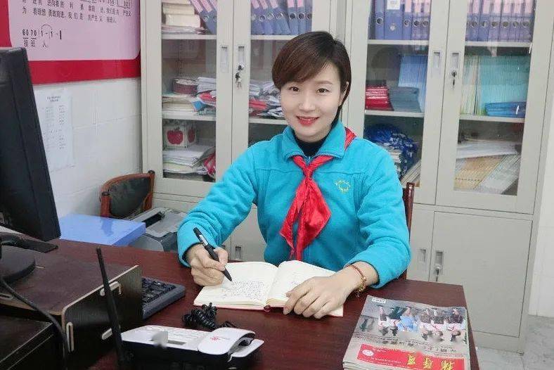 崇正之师发现身边的朗读者凤二小教育集团本部校区党员教师杨静附音频