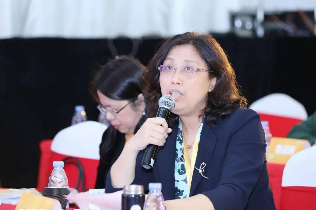 前浪引领,后浪奔涌;脚踏实地,仰望星空——菲肠说