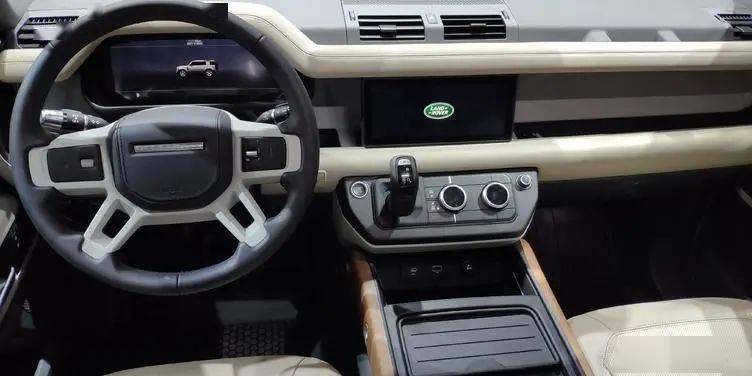 2020广州车展路虎卫士90正式亮相成年人的大玩具