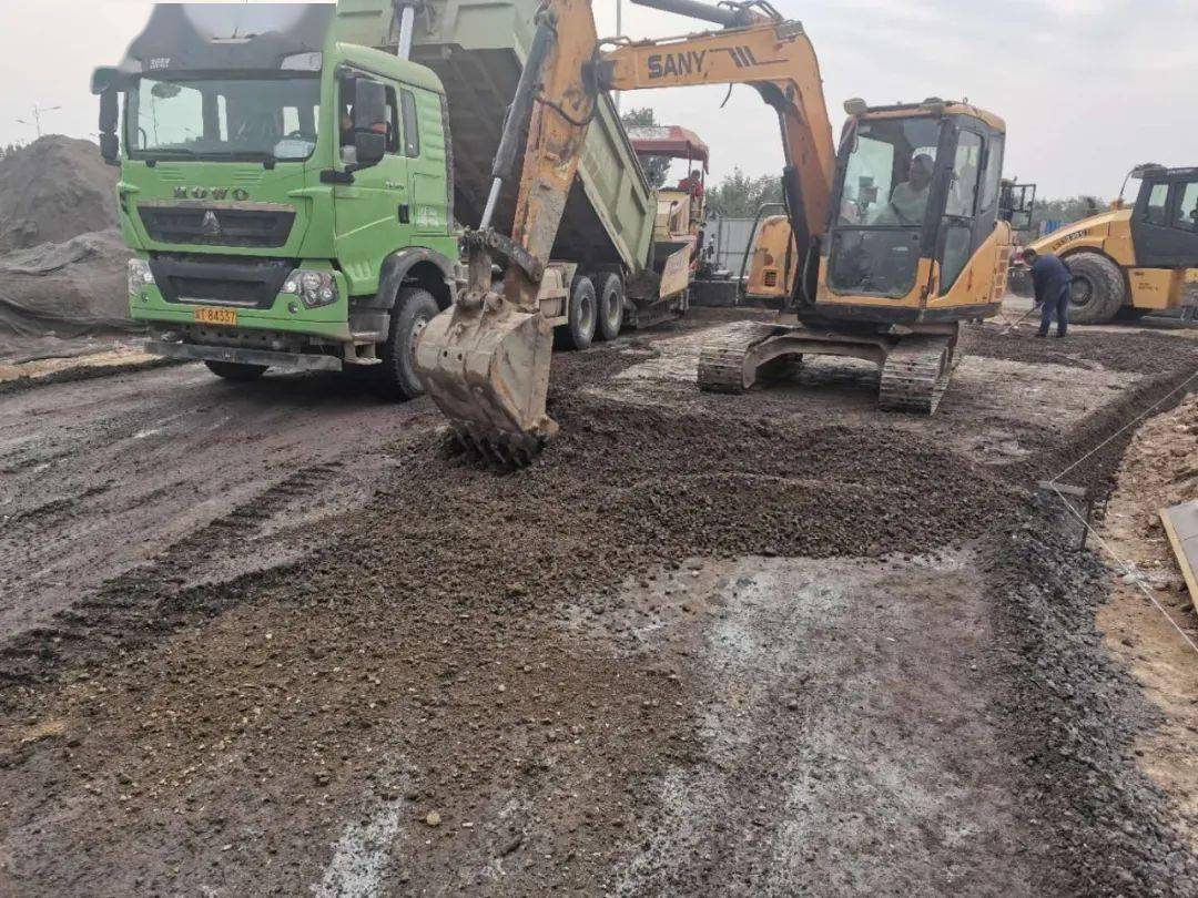 局市政工程管理中心按照市政府工作安排,积极推进植物园新建道路施工