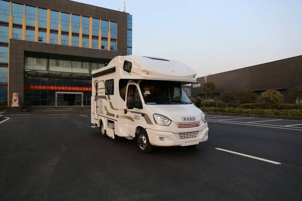 双12西安购车节:隆翠三号房车——车用级标准和轻量化设计