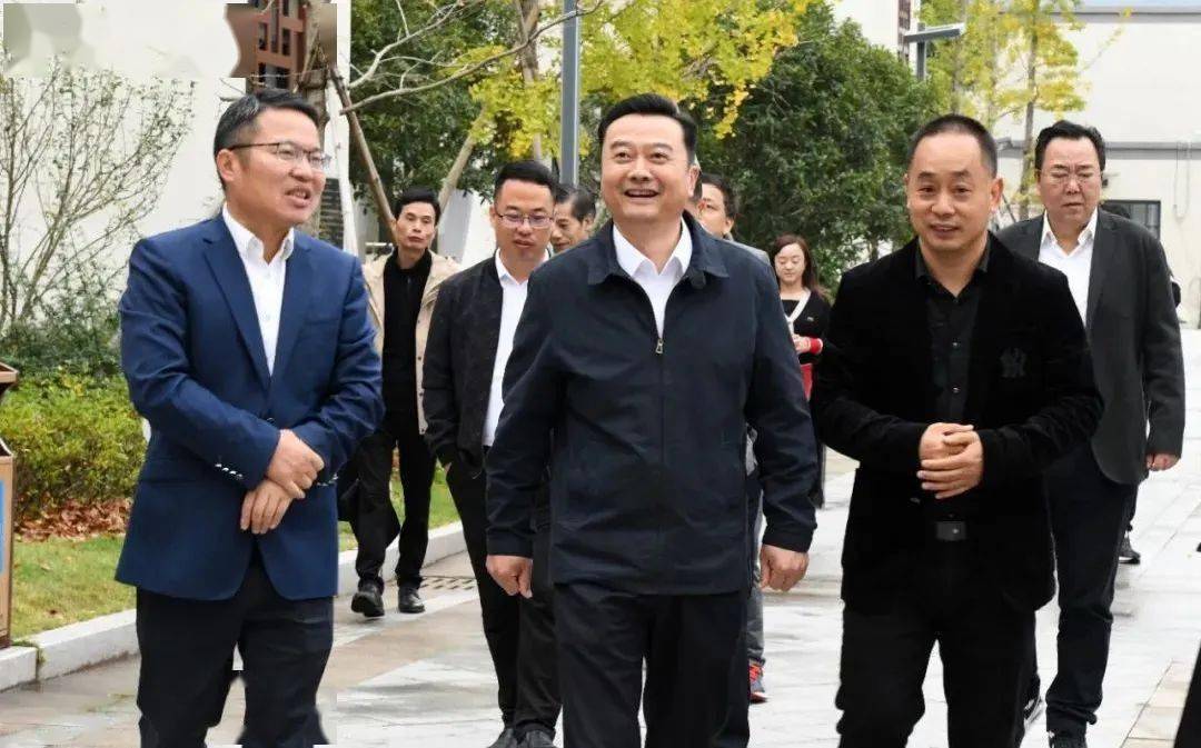 因地制宜补齐短板促进城乡教育优质均衡发展天台县委副书记代县长崔波