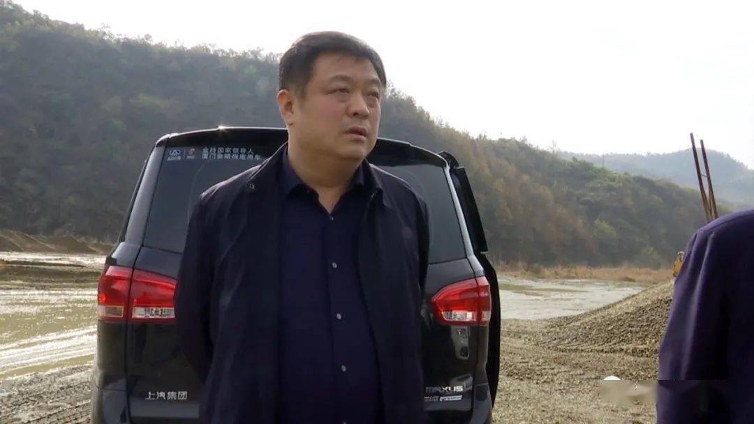 县委副书记曲岩深入淇河流域督导检查清四乱工作