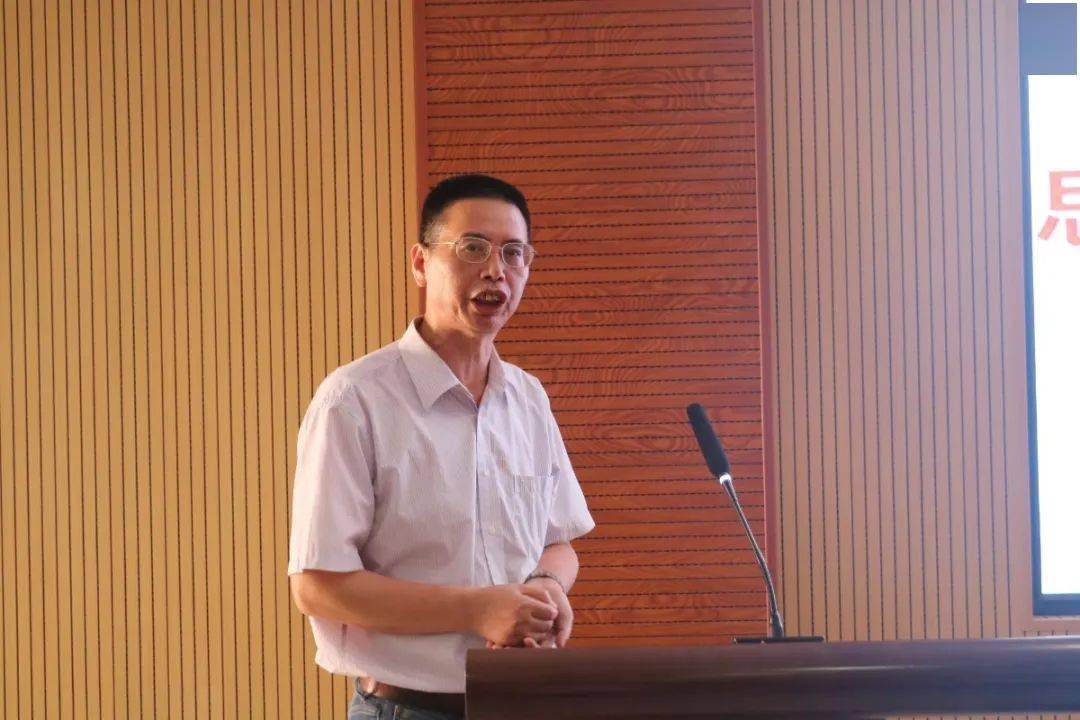 研学一体思维发展型课堂促进深度学习北师大赵国庆副教授来我校讲学