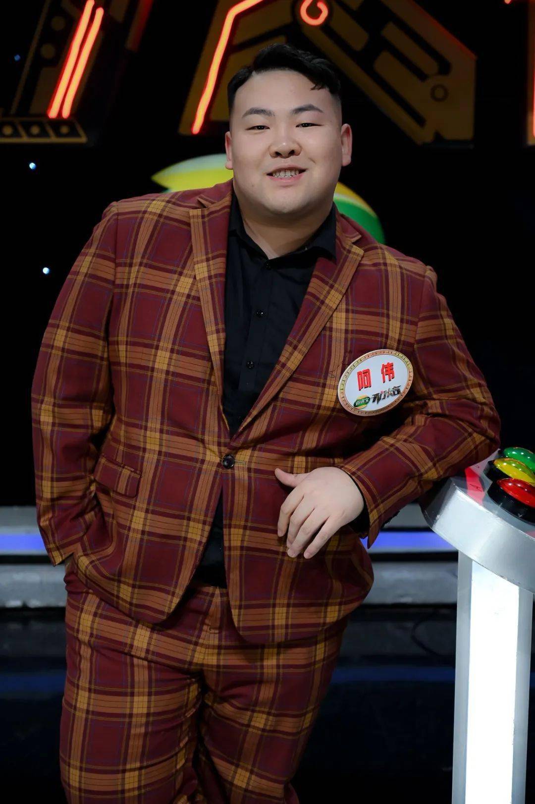 《开门大吉》画风突变刚结束婚礼的她穿着敬酒服就来了