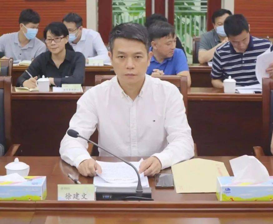 18日下午,在与市核查组见面会上,街道党委副书记徐建文向核查组作南城