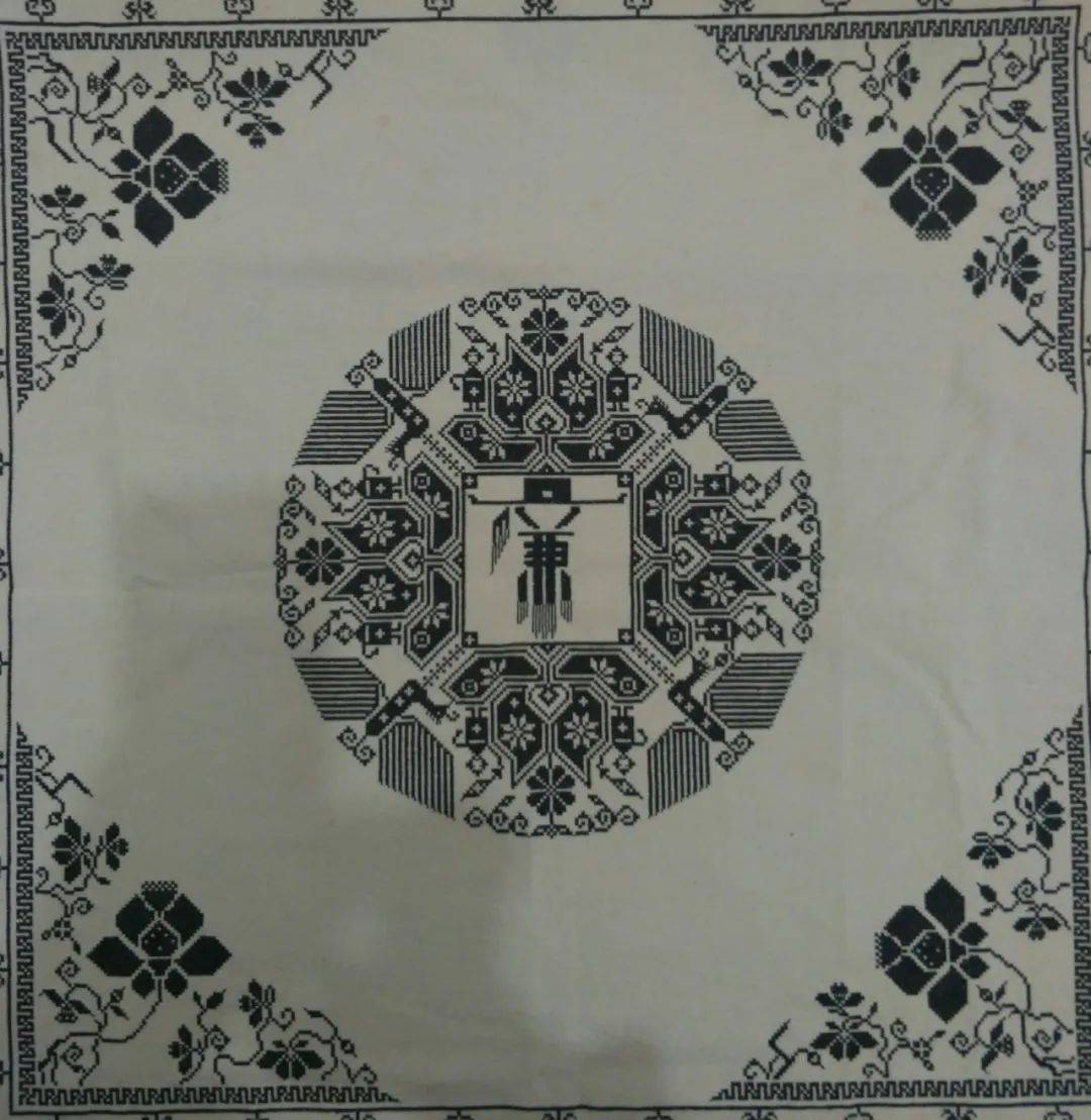 麻柳刺绣源于祖辈世代相传,历史悠久,产品知名度高.