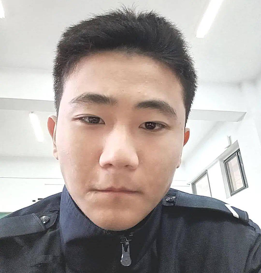 品读名作坚定从警初心