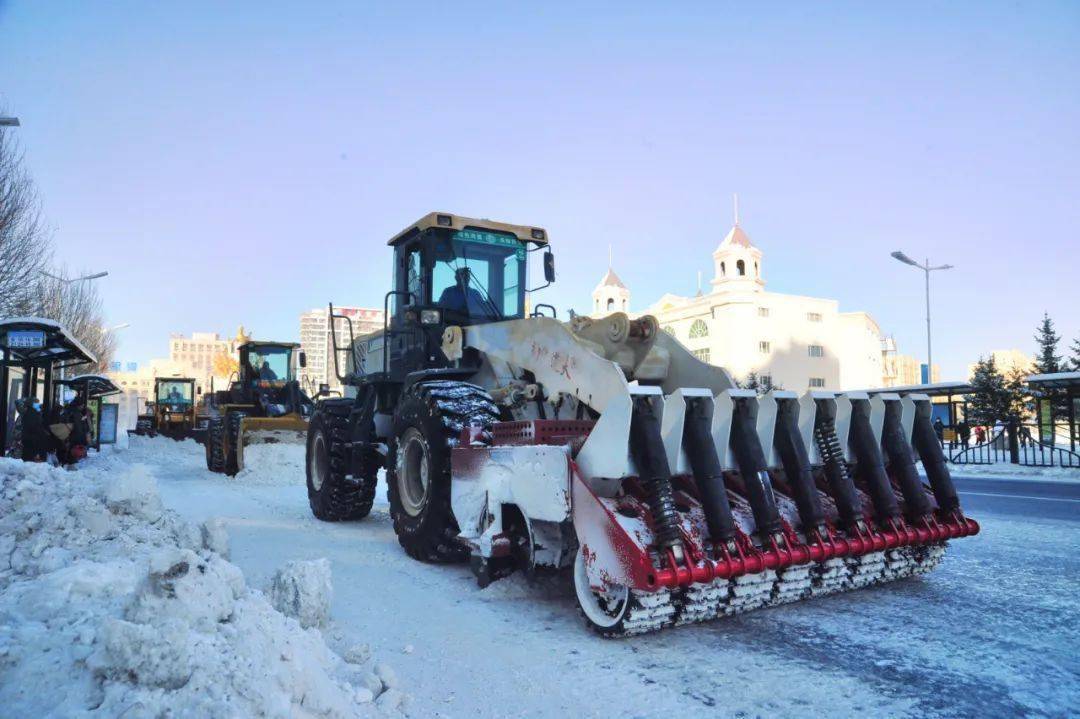 保持干劲提高效率全力以赴清除冰雪