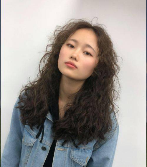 发型欣赏最适合秋冬的泡面小卷发