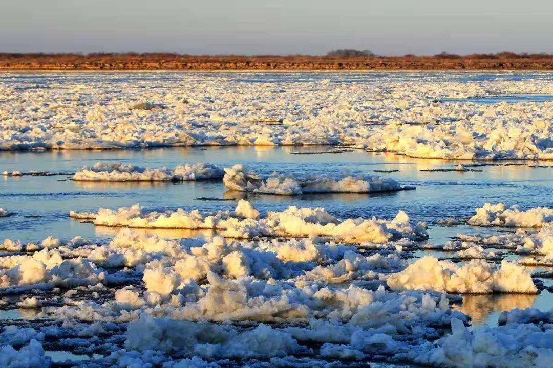 同江松黑两江跑冰排热热闹闹入冬来