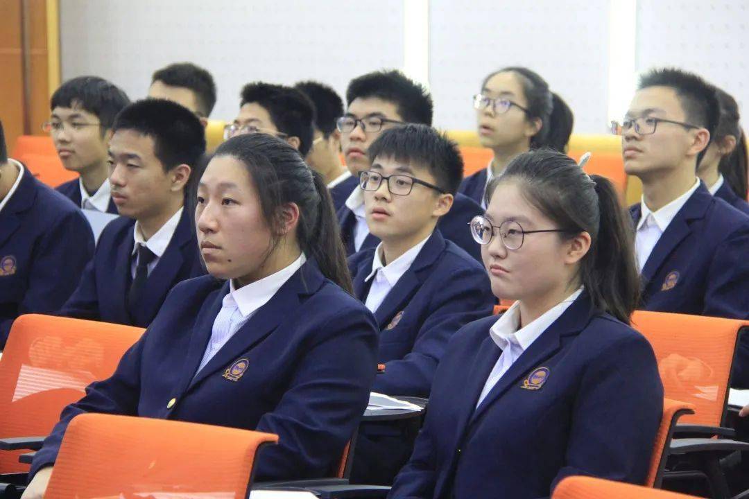 特色培育上海市曹杨中学举行苗圃计划2022届学生创新项目开题答辩