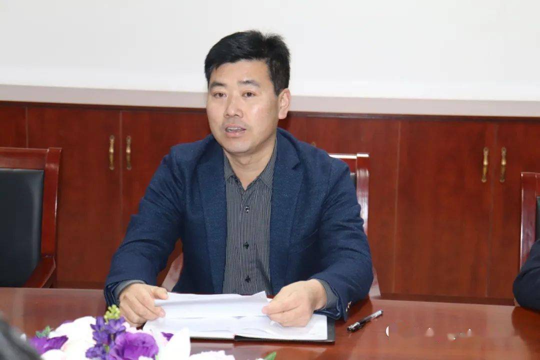 学院党委副书记李维林以及高考研究专家龙和平一行三人来到青云学府