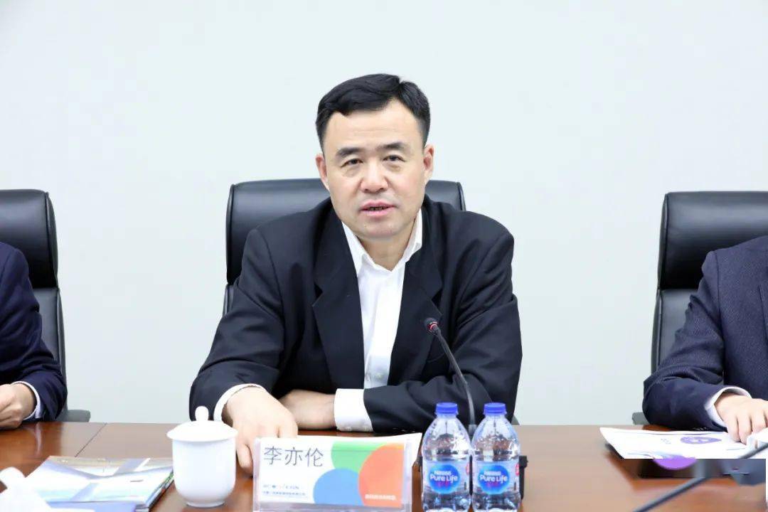 李亦伦会见联合动力董事长褚景春_手机搜狐网