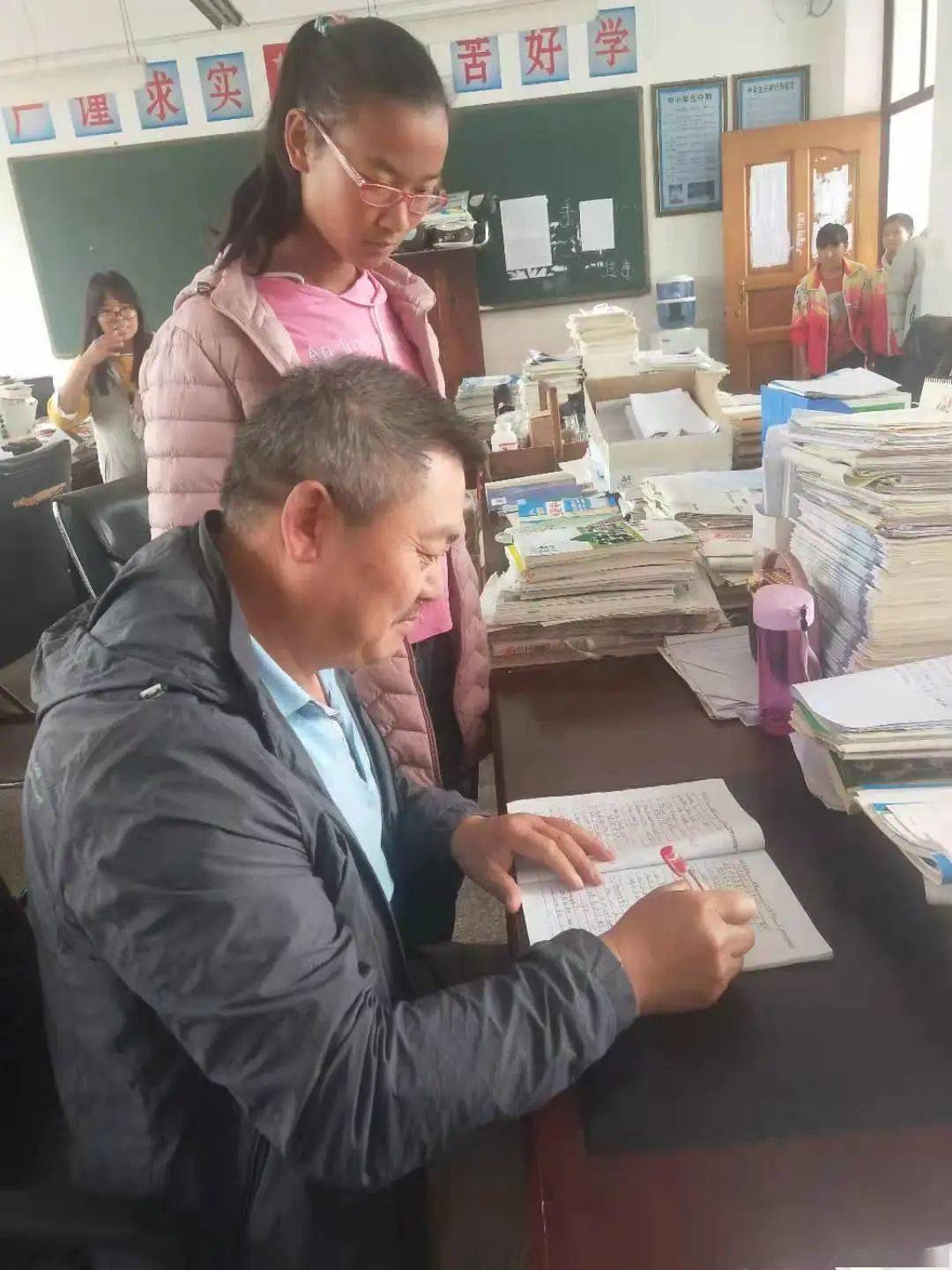 牢记使命用爱耕耘——记明光中学孟世勇老师