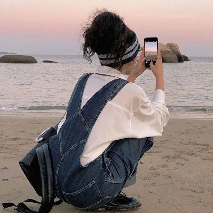 女生头像原地孤芳自赏不如自由盛放