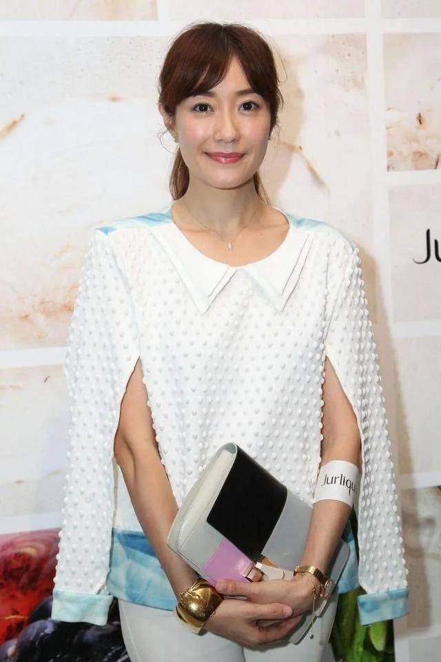 不去超市买菜前tvb花旦杨张新悦退圈后住豪宅已是4女之母