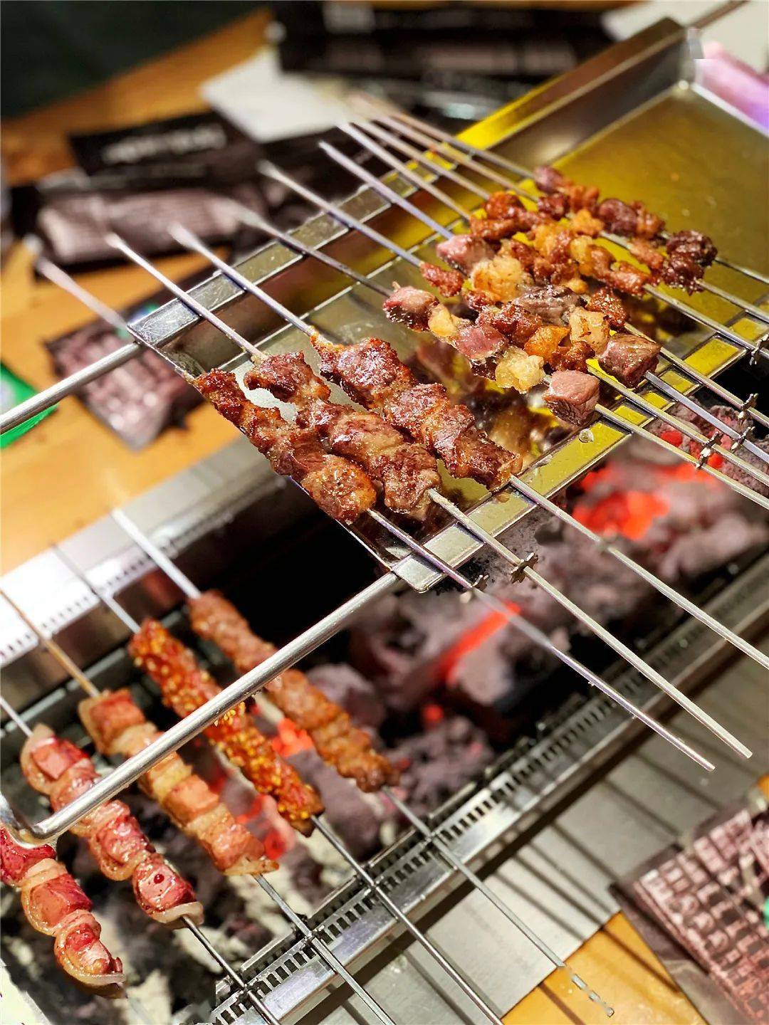 延吉火了快20年的烧烤来长春了,趁热喝点72小时熬的奶白羊汤_延边