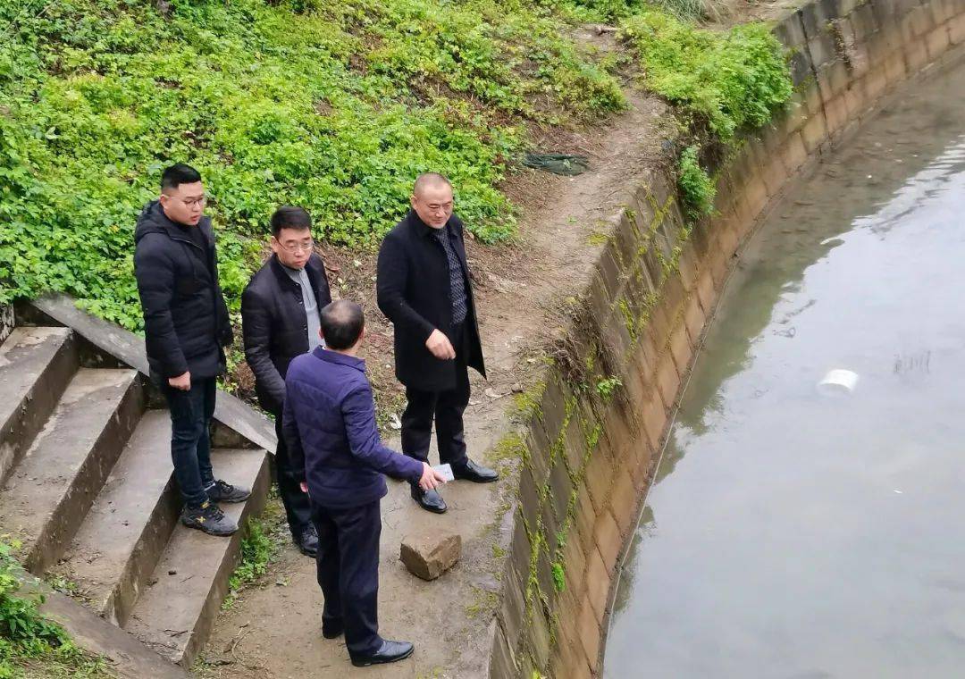 郑泽辉巡查木渡河