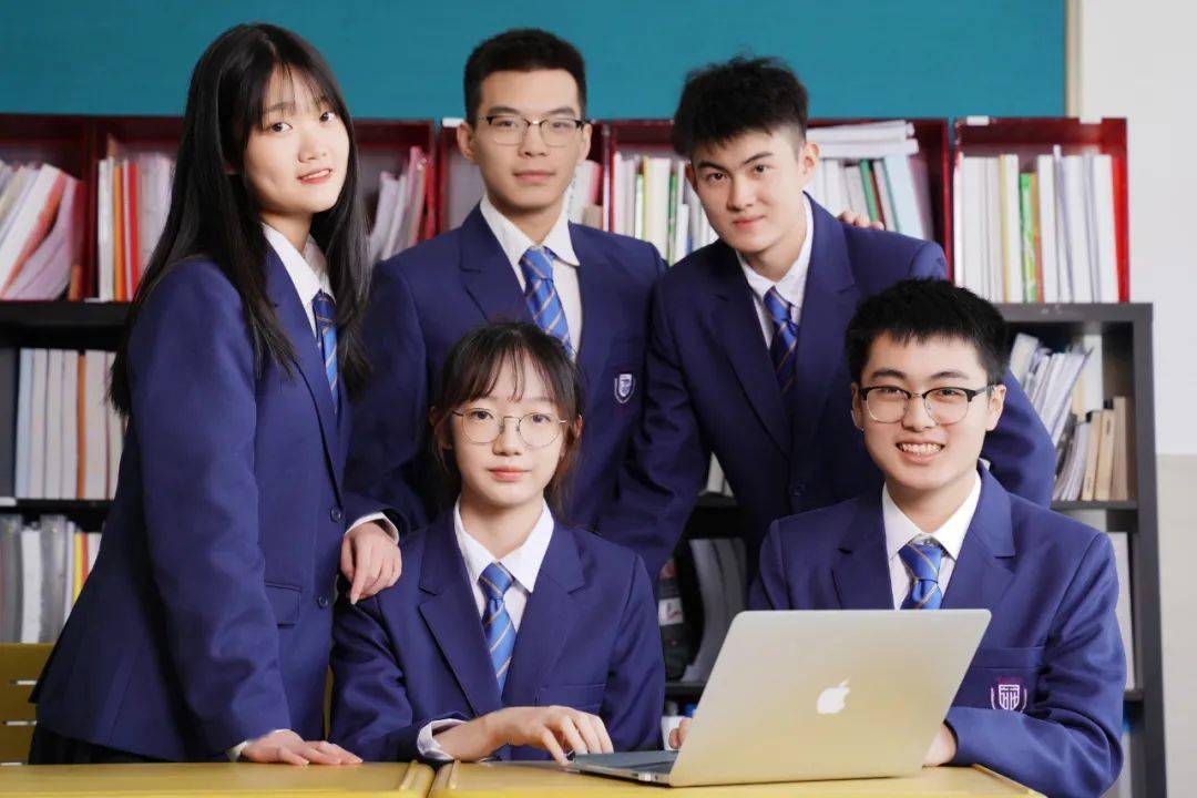 yhtis校服文化各校校服pk凭什么我们的校服能以美出圈