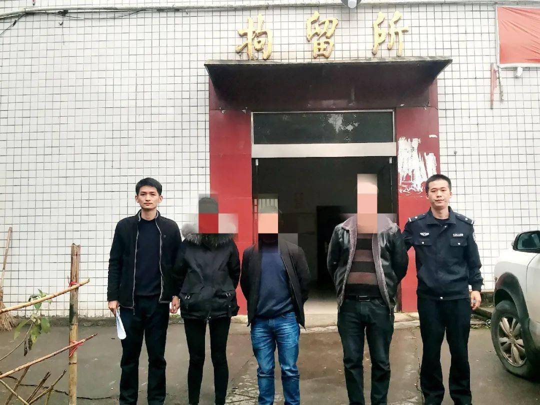 安化县公安局江南派出所接到群众报警,称江南镇幼儿园旁有人打架,现场